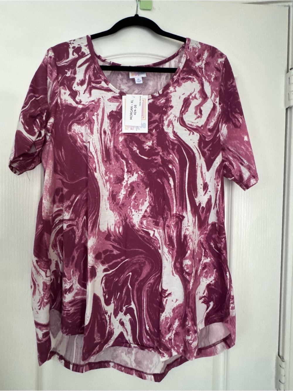 LuLaRoe Morgan size XL Short-Sleeve Marble Swirl Top in Wine and White
